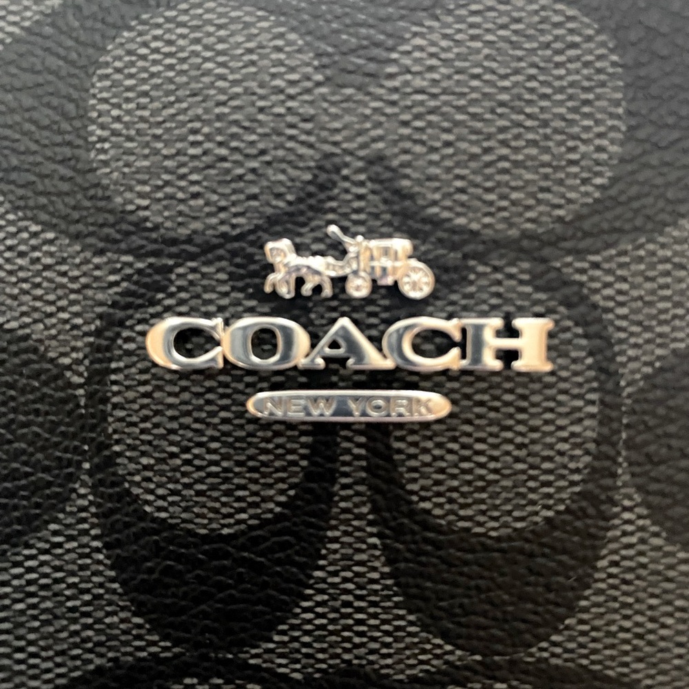 Meet your Posher, Candice ♥️